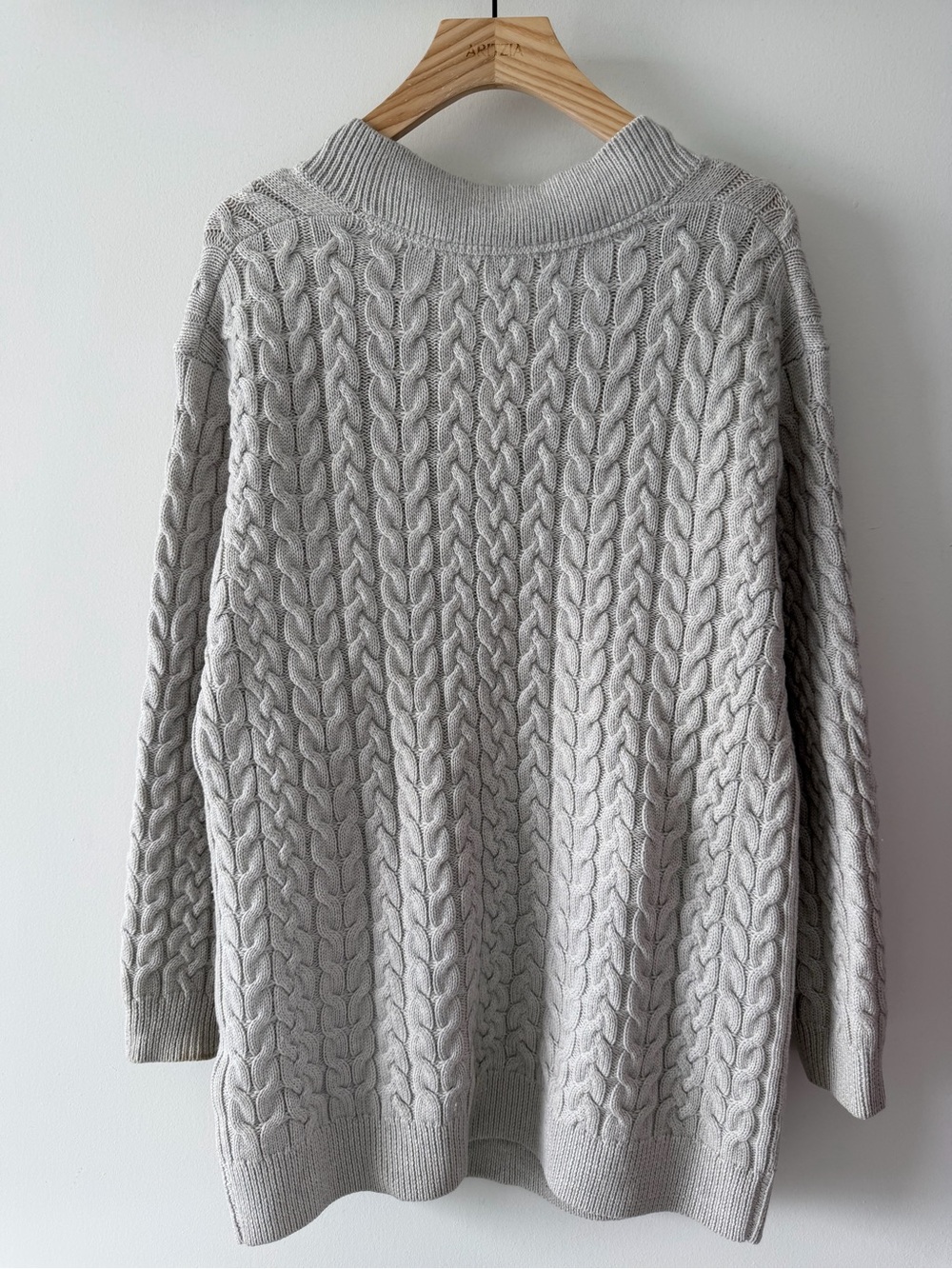 Wilfred Aritzia 100% Merino Wool Cable Knit Sweater Gray Oversized V-Neck XS - Picture 6 of 9